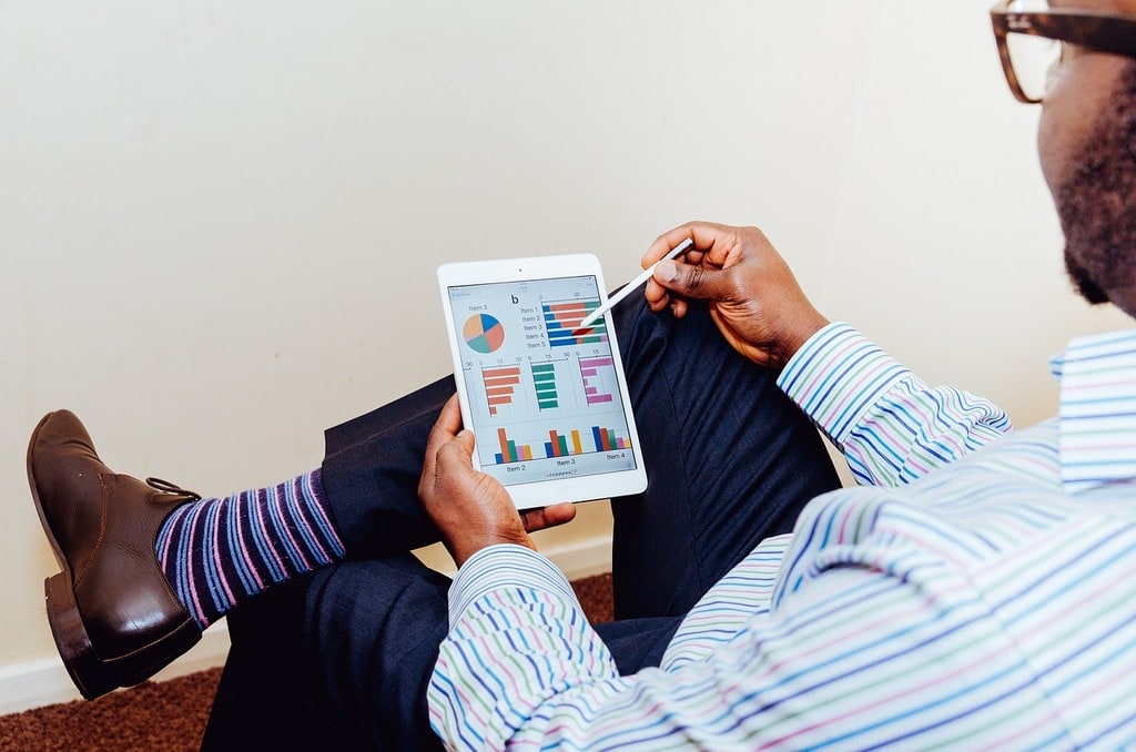 Pourquoi une plaque professionnelle est essentielle pour votre entreprise ?